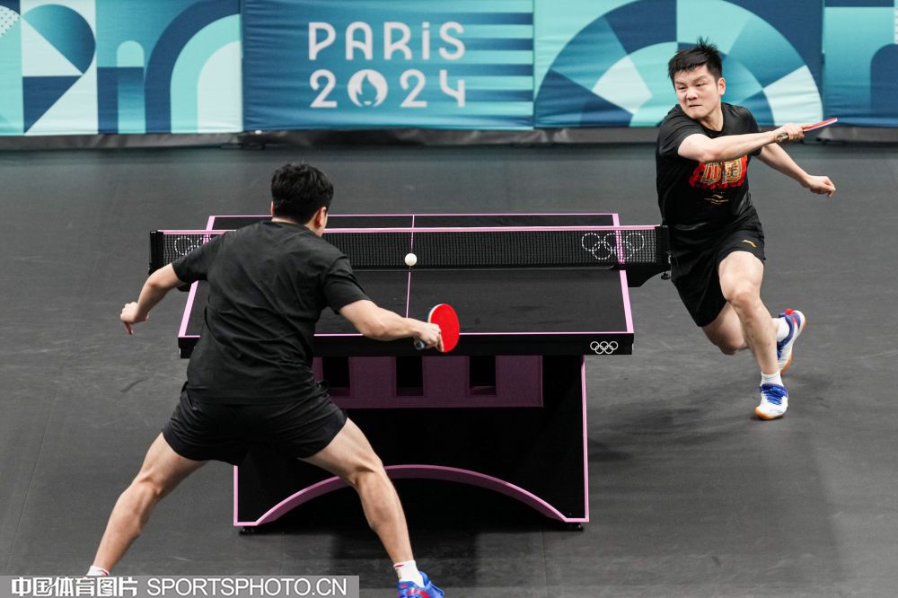 篮球篮网球员赛后接受采访分享心得